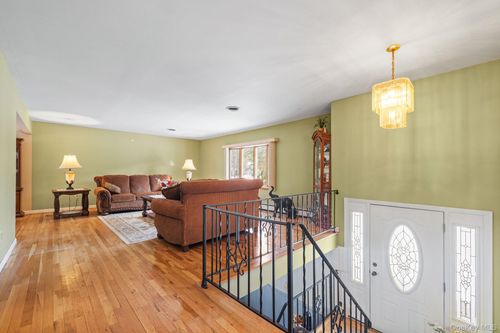 38 Haller Cres, Spring Valley, NY, 10977-6605 | Card Image