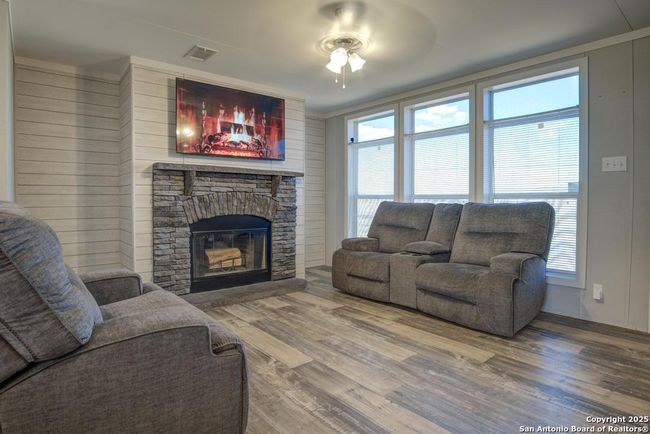 4817 W Fm 476, House other with 4 bedrooms, 2 bathrooms and null parking in Poteet TX | Image 6