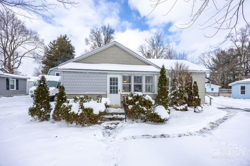 408 Market St, Greenville, MI, 48838-1810 | Card Image