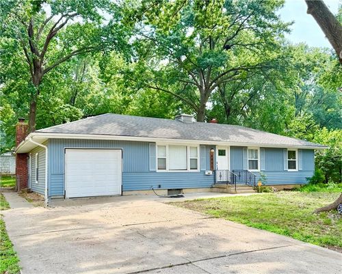 8811 E 84th St, Raytown, MO, 64138-3268 | Card Image