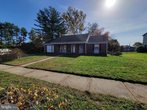 11 Tobin Ct, Willingboro, NJ, 08046-4109 | Card Image