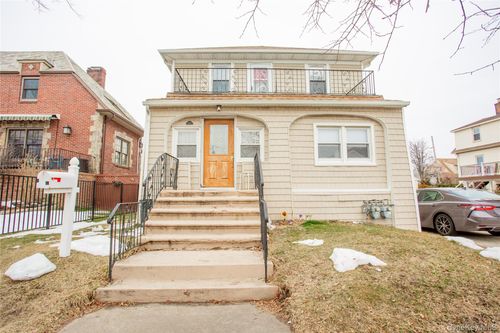 359 E Chester St, Long Beach, NY, 11561-2324 | Card Image