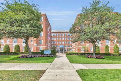 311-19015 Van Aken Blvd, Shaker Heights, OH, 44122-3551 | Card Image