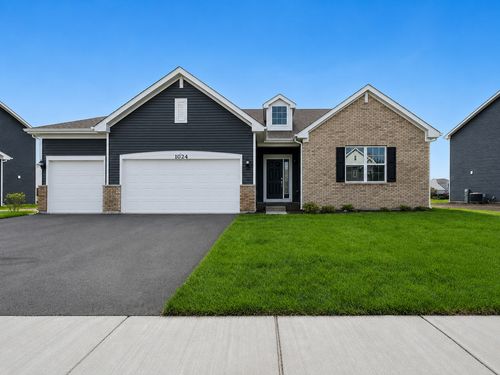 1024 Nottingham Rd, Sycamore, IL, 60178-2946 | Card Image