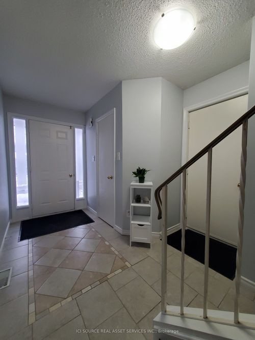 19-210 Highland Cres, Kitchener, ON, N2M5H7 | Card Image