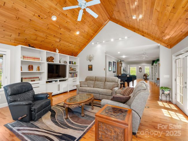 132 Green Mdws, House other with 3 bedrooms, 3 bathrooms and null parking in Columbus NC | Image 16