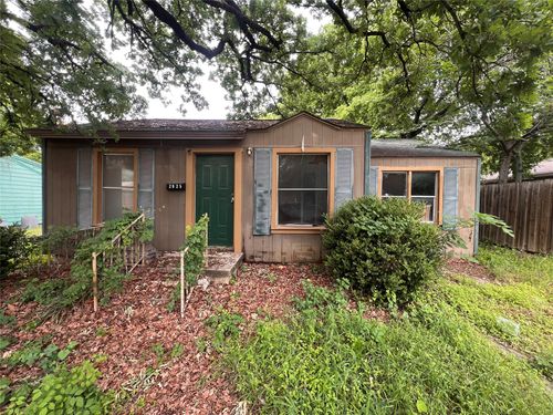 2925 Oakwood Street, Haltom City, TX, 76117 | Card Image