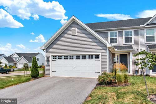7446 Saint Patrick Ct, ABBOTTSTOWN, PA, 17301-6800 | Card Image