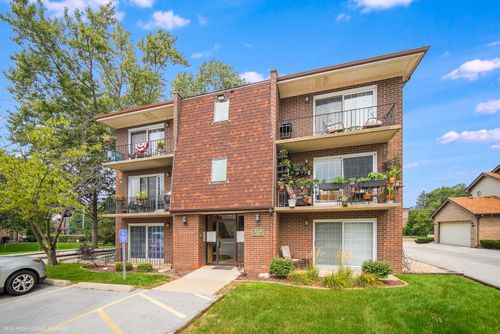 4n-7029 167th St, Tinley Park, IL, 60477-4976 | Card Image
