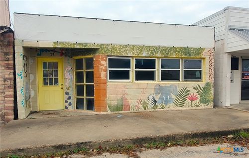 505 S Main St, Seadrift, TX, 77983-3831 | Card Image