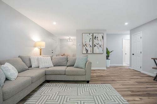 7-2 Chapel Hill Dr, Plymouth, MA, 02360 | Card Image