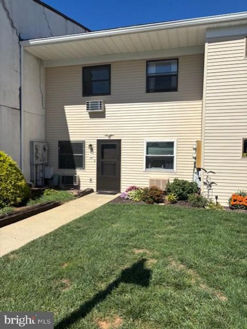 v-1334 W Wyomissing Blvd, West Lawn, PA, 19609 | Card Image