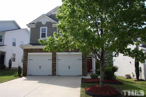2023 Remington Oaks Cir, Cary, NC, 27519-8745 | Card Image