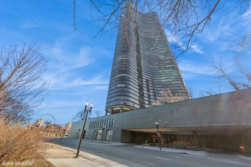 2507-06-505 N Lake Shore Drive, Chicago, IL, 60611 | Card Image