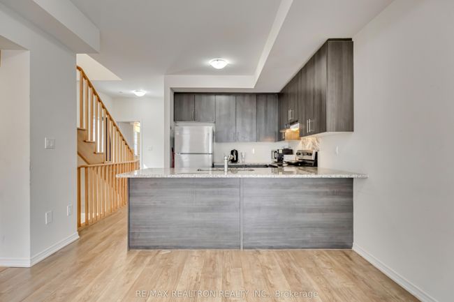 100 - 2674 Magdalen Path, Condo with 4 bedrooms, 3 bathrooms and 1 parking in Oshawa ON | Image 8