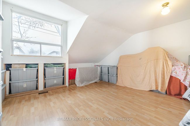 12 O'hara Ave, House attached with 3 bedrooms, 1 bathrooms and 1 parking in Toronto ON | Image 17