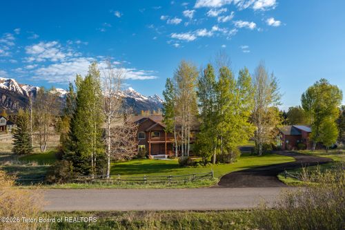 445 W Kings Hwy, Jackson, WY, 83001-9588 | Card Image