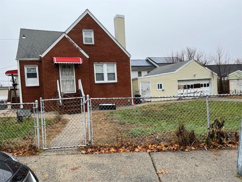 86 Murray Hill Street, Hempstead, NY, 11003 | Card Image