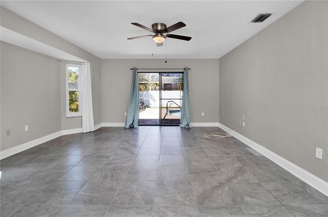 Master Bedroom | Image 33