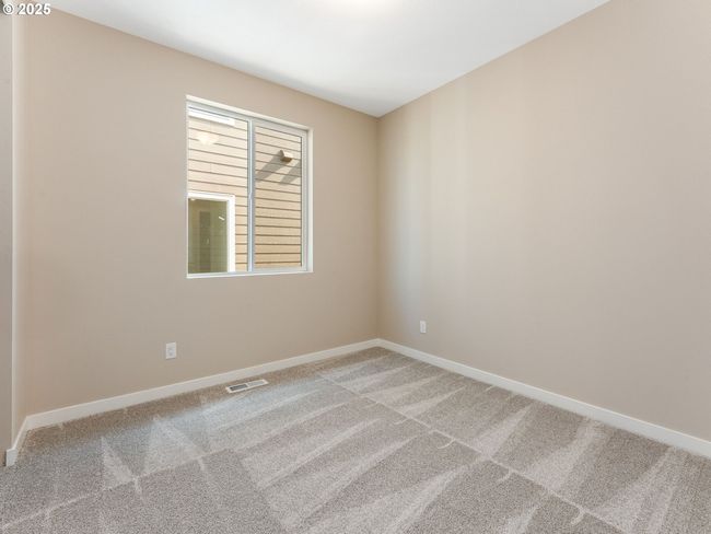 8431 Se Blanton St, House attached with 3 bedrooms, 3 bathrooms and 2 parking in Hillsboro OR | Image 15