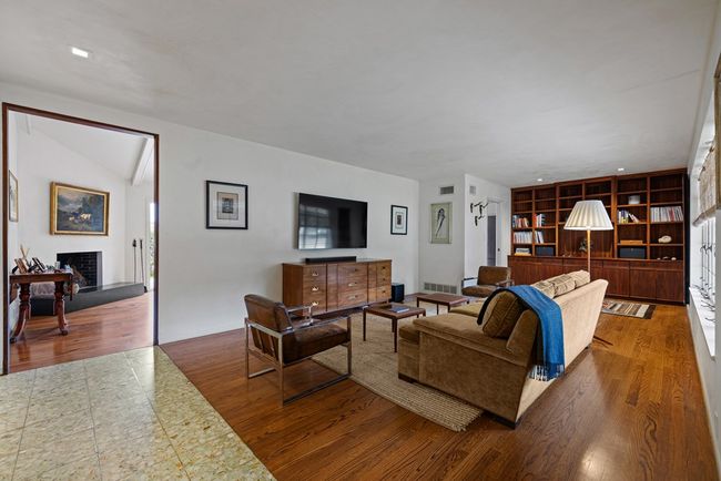 312 S Acorn St, House other with 3 bedrooms, 3 bathrooms and null parking in Fredericksburg TX | Image 4