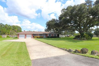 2 Car Garage with parking pad | Image 3