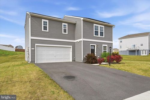 139 Kiskadee Dr, BUNKER HILL, WV, 25413-8601 | Card Image
