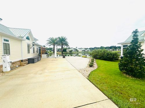 28210 Migratory Way, Elberta, AL, 36530-4421 | Card Image