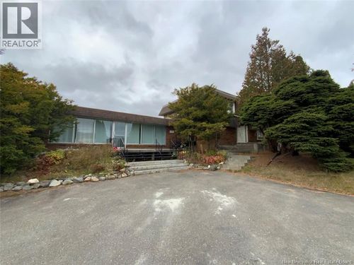 922 Canada Rd, Edmundston, NB, E3V3X3 | Card Image