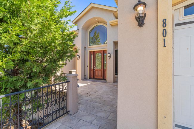 Exterior walkway | Image 4