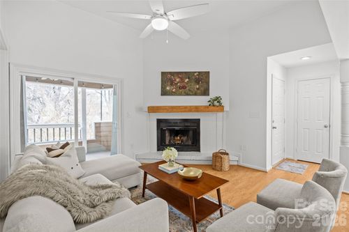 apt-n-413 W 8th St, Charlotte, NC, 28202-1798 | Card Image