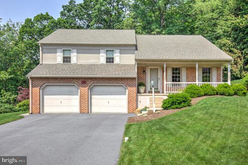 901 Hidden Hollow Dr, GAP, PA, 17527-9560 | Card Image
