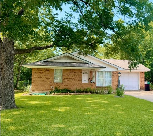 1112 Laguna Dr, Denton, TX, 76209-8761 | Card Image