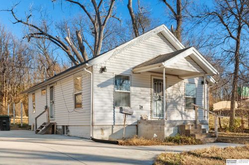 3662 Bedford Avenue, Omaha, NE, 68111 | Card Image