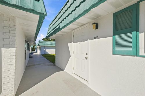 64-205 Kings Blvd, SUN CITY CENTER, FL, 33573-6017 | Card Image