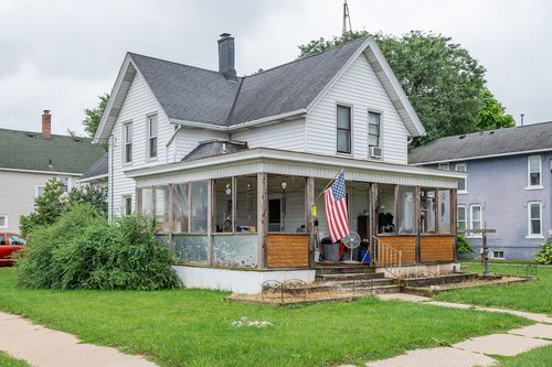 201 S 8th St, Watertown, WI, 53094-4726 | Card Image