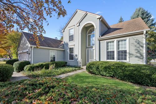 1420 Trailwood Dr, Crystal Lake, IL, 60014-1992 | Card Image