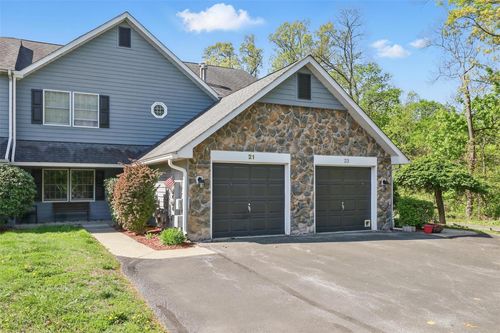 21 Lamplight St, Beacon, NY, 12508-1435 | Card Image