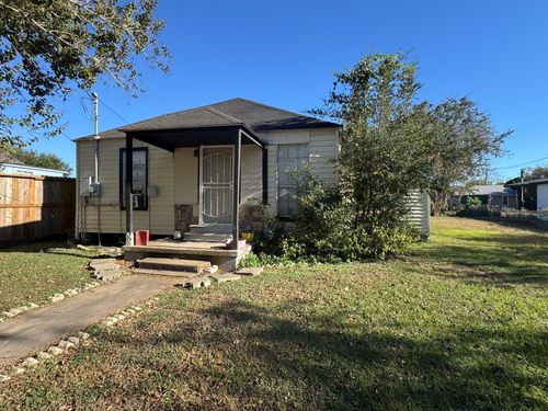 306 1st St, Eagle Lake, TX, 77434-2528 | Card Image