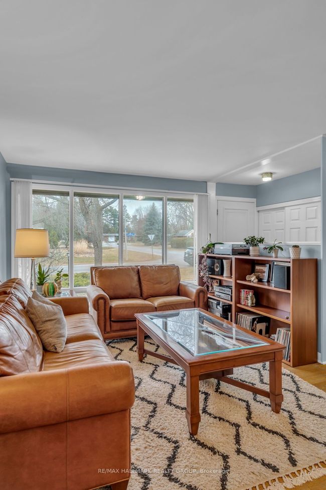 25 Ellery Cres, House other with 4 bedrooms, 2 bathrooms and 3 parking in Nepean ON | Image 8