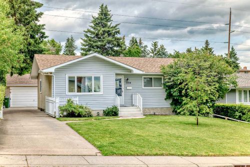 1004 Hunterston Hill Nw, Calgary, AB, T2K4N8 | Card Image