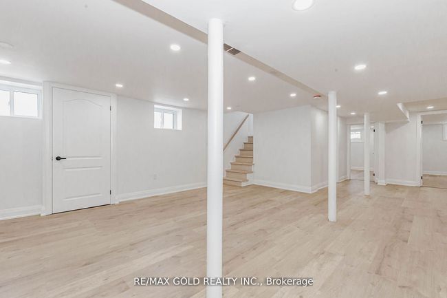 1362 Pharmacy Ave, House other with 5 bedrooms, 3 bathrooms and 3 parking in Scarborough ON | Image 33
