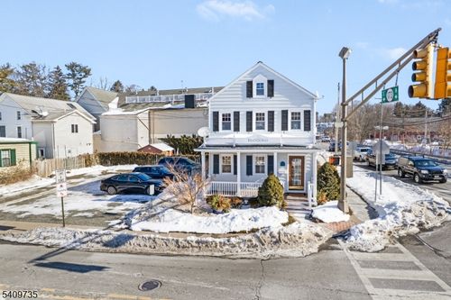 35 Leigh St, Clinton, NJ, 08809-1366 | Card Image