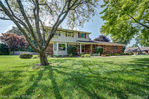 2112 Keylon Drive Road, West Bloomfield Charter Township, MI, 48324 | Card Image