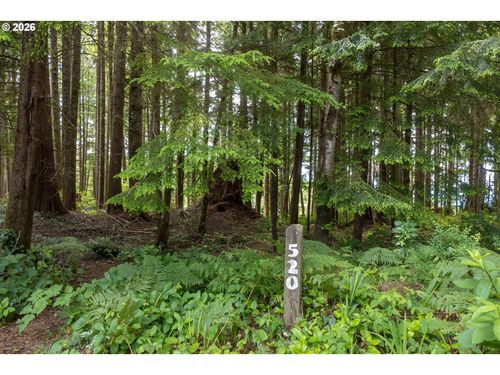 520 Oceanview Ln, Gleneden Beach, OR, 97388-1909 | Card Image