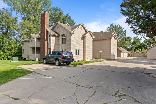 apt-2-401 Se Lowell Dr, Ankeny, IA, 50021-3300 | Card Image
