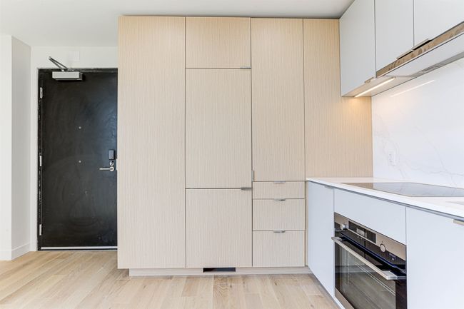 704 - 239 Keefer St, Condo with 1 bedrooms, 1 bathrooms and null parking in Vancouver BC | Image 11