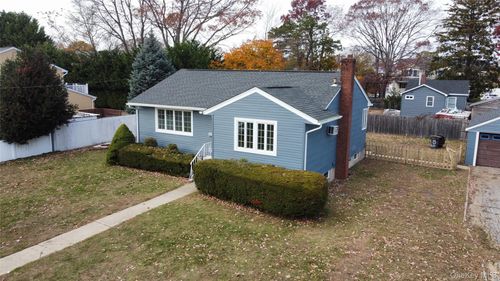 1536 5th St, West Babylon, NY, 11704-4542 | Card Image