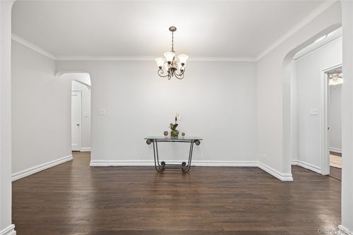 apt-208-3535 75th St, Jackson Heights, NY, 11372-4407 | Card Image