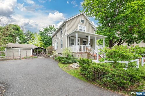 6 Maple St, Bernardsville, NJ, 07924-2417 | Card Image